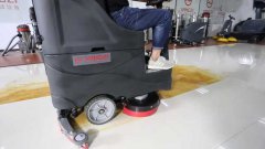 工業(yè)洗地機(jī)解決工廠清潔問題